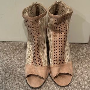 Sandal
